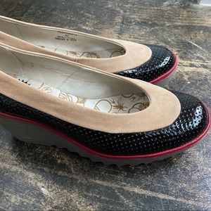 Fly London Devil Red Yoko Perforated 👠